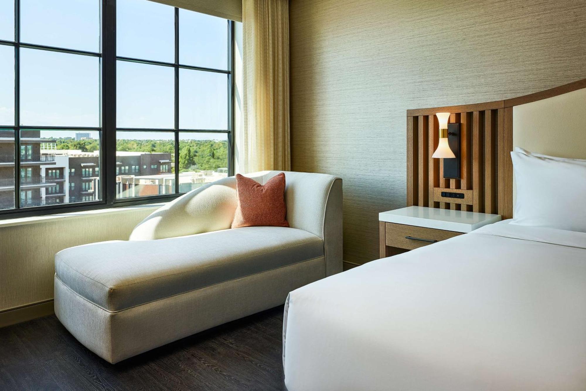 Lively Hotel On Oak Oklahoma City, Tapestry By Hilton Eksteriør billede